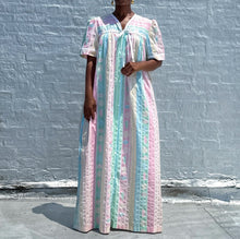 Load image into Gallery viewer, Komar Vintage Robe (S/M)