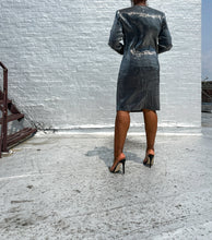 Load image into Gallery viewer, Atti Metallic Suit (S/6)