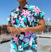 Load image into Gallery viewer, Vintage CC Button up (S)