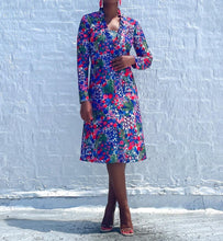 Load image into Gallery viewer, Vintage 1970s Holly Hill Dress. SIZE: 10 best fits XS/S Measures approximately: 17" pit to pit / 14.5" empire waist / 38.5" length (Measurements taken laying flat, double where applicable) MODEL: 5'1, 119lbs, size 4 COMPOSITION: 100% Polyester
