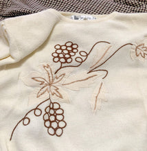 Load image into Gallery viewer, Shoulder pad cream knit sweater with shoulder pads By Barbra Sue. In excellent condition. SIZE: M