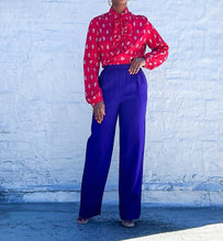 Load image into Gallery viewer, Vintage Ruffle Collar Paisley Blouse By DC Collection. SIZE: S Measures approximately: 21" pit to pit / 26.5" length (Measurements taken flat, double where applicable) MODEL: 5'1, 119lbs, size 4 COMPOSITION: Not listed, but feels Poly