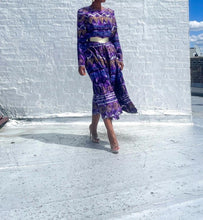 Load image into Gallery viewer, Vintage Abstract Print Dress By Terri Ellen. SIZE: 10 Measures approximately: 20" pit to pit / 16.5-18" waist / 47" length (Measurements taken flat, double where applicable) MODEL: 5'1, 119lbs, size 4 COMPOSITION: 50% Polyester 50% Rayon