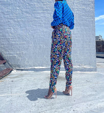 Load image into Gallery viewer, Awesome Vintage Claus Sport Detatchable Stirrup Nautical Pants. New with tags still attached. SIZE: M Measures approximately: 13-15" waist / 37.5" length / 13" front rise (Measurements taken flat, double where applicable) MODEL: 5'1, 119lbs, size 4 COMPOSITION: 95% Cotton 5% Spandex