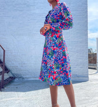 Load image into Gallery viewer, Vintage 1970s Holly Hill Dress. SIZE: 10 best fits XS/S Measures approximately: 17" pit to pit / 14.5" empire waist / 38.5" length (Measurements taken laying flat, double where applicable) MODEL: 5'1, 119lbs, size 4 COMPOSITION: 100% Polyester