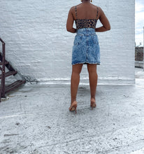 Load image into Gallery viewer, 90s Acid Wash Skirt (28")