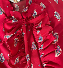 Load image into Gallery viewer, Vintage Ruffle Collar Paisley Blouse By DC Collection. SIZE: S Measures approximately: 21" pit to pit / 26.5" length (Measurements taken flat, double where applicable) MODEL: 5'1, 119lbs, size 4 COMPOSITION: Not listed, but feels Poly