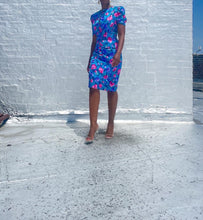 Load image into Gallery viewer, Vintage Silk Floral Suit By Papell Petites SIZE: 6P Measures approximately: 18" pit to pit / 15" waist / 20" length Measures approximately: 12-14" waist / 19.5" hip / 23" length (Measurements taken laying flat, double where applicable) MODEL: 5'1, 119lbs, size 4 COMPOSITION: 100% Silk