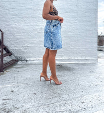 Load image into Gallery viewer, 90s Acid Wash Skirt (28")