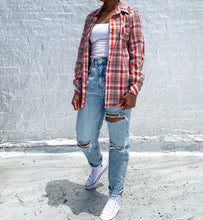 Load image into Gallery viewer, Vtg Plaid Button-up (S)
