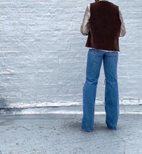 Load image into Gallery viewer, 1970s Nelson brown corduroy Sherpa lined western vest. SIZE: M