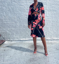 Load image into Gallery viewer, Vintage Poppy Suit (M)