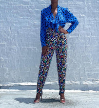 Load image into Gallery viewer, Awesome Vintage Claus Sport Detatchable Stirrup Nautical Pants. New with tags still attached. SIZE: M Measures approximately: 13-15" waist / 37.5" length / 13" front rise (Measurements taken flat, double where applicable) MODEL: 5'1, 119lbs, size 4 COMPOSITION: 95% Cotton 5% Spandex