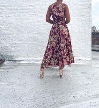 Load image into Gallery viewer, 90's Poppy Dress (S/M)