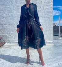 Load image into Gallery viewer, Ruffled Floral Dress (M)