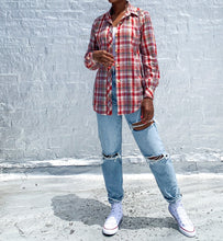 Load image into Gallery viewer, Vtg Plaid Button-up (S)