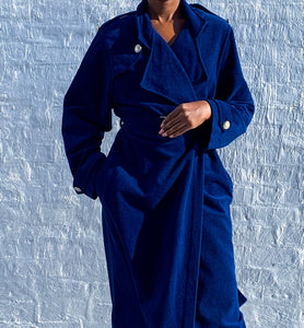 STUNNING rare vintage Vanity Fair Robe. The trench coat design comes fully equipped with shoulder pads and pockets. 