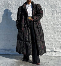 Load image into Gallery viewer, 80s Bill Blass Coat (10)
