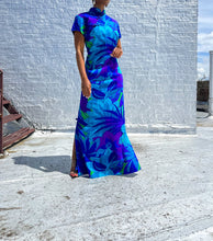 Load image into Gallery viewer, Hawaiian Liberty Dress (M)
