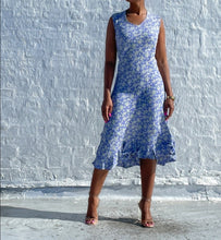Load image into Gallery viewer, 90&#39;s April Cornell Dress with asymetrical ruffled hemline.   SIZE: M 
