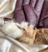 Load image into Gallery viewer, Leather Fur Lined Gloves (M)
