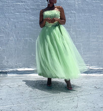 Load image into Gallery viewer, Beautiful seafoam tulle dress By Gunne Sax.
