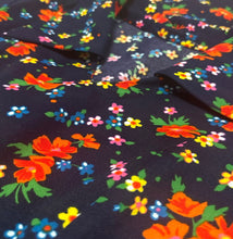 Load image into Gallery viewer, 1970s floral Dress (S)
